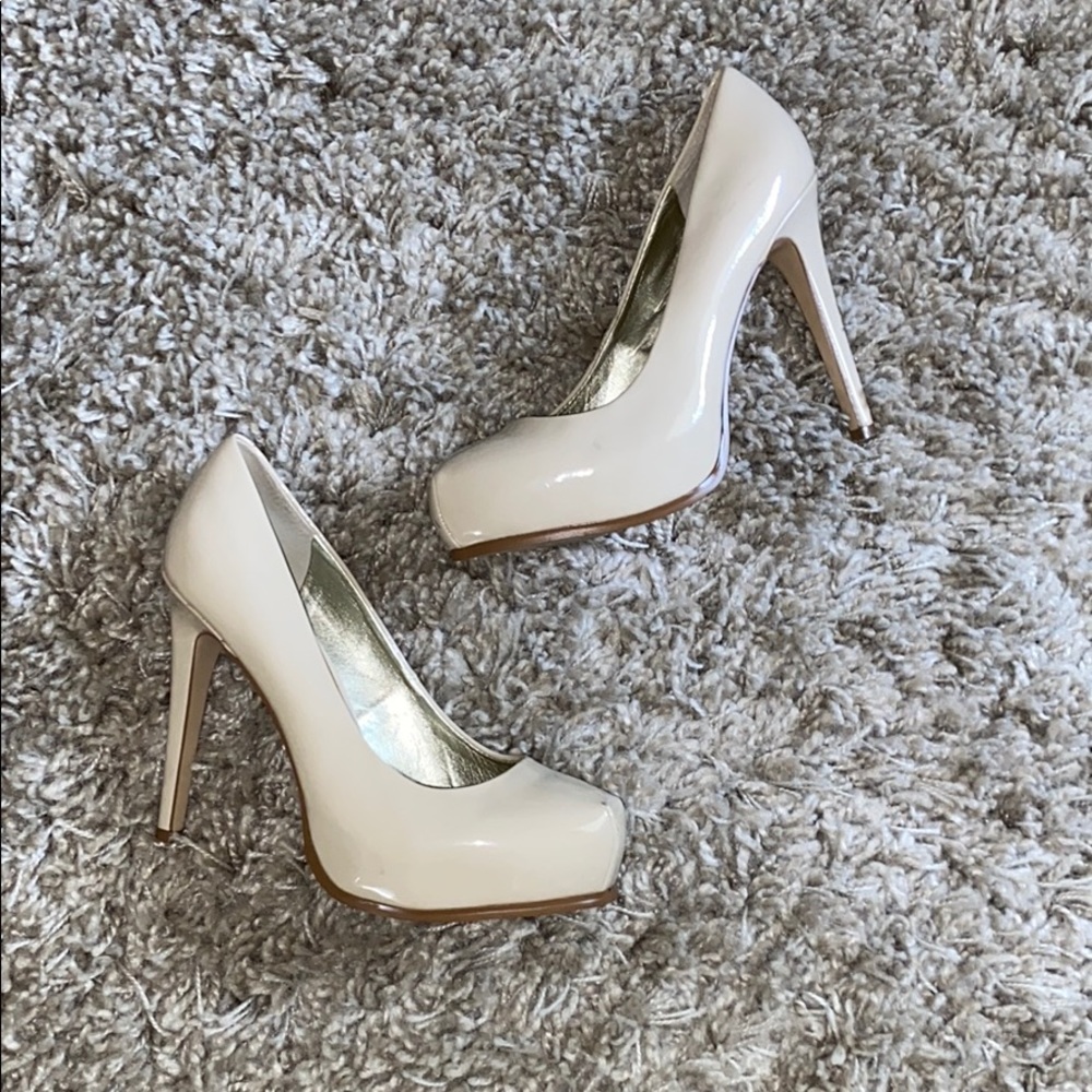 Guess beige heels